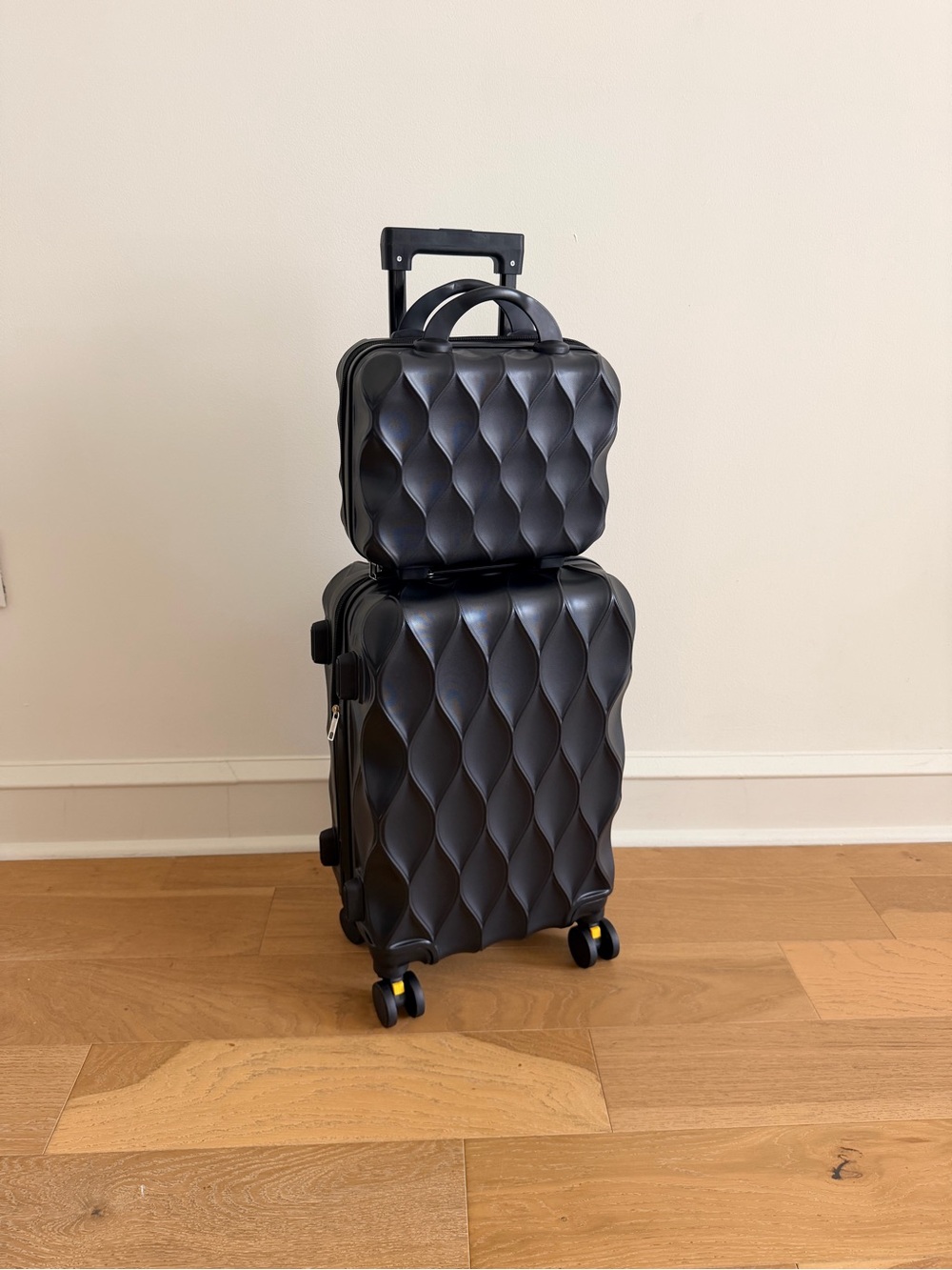 2-Piece Carry On Luggage Set 20” Rolling Suitcase + 14” Makeup Bag TSA Lock